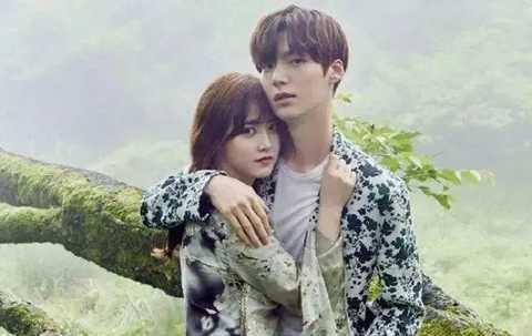 吃瓜年轻男女视频,吃瓜年轻男女视频中的甜蜜瞬间  第2张