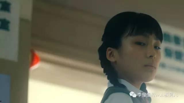 小团体吃瓜,揭秘校园八卦背后的真相