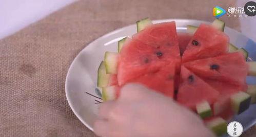 吃瓜优雅搞笑,一场吃瓜界的欢乐盛宴